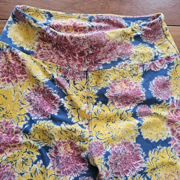💥4 for $25💥 Lularoe Ladies Leggings - Picture 3 of 6